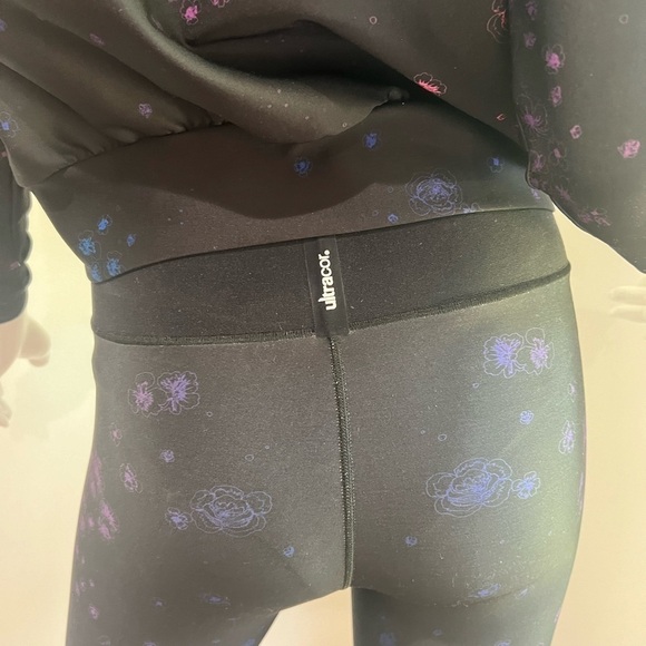 Ultracor Serendipity Pink Patent Cropped Hoodie and Sprinter High Leggin… - Picture 11 of 15